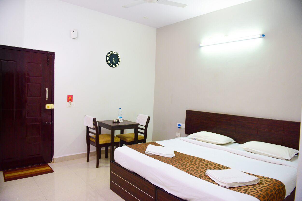 Varsha Enclave- Trinity House Aparthotel Mysore Exterior photo